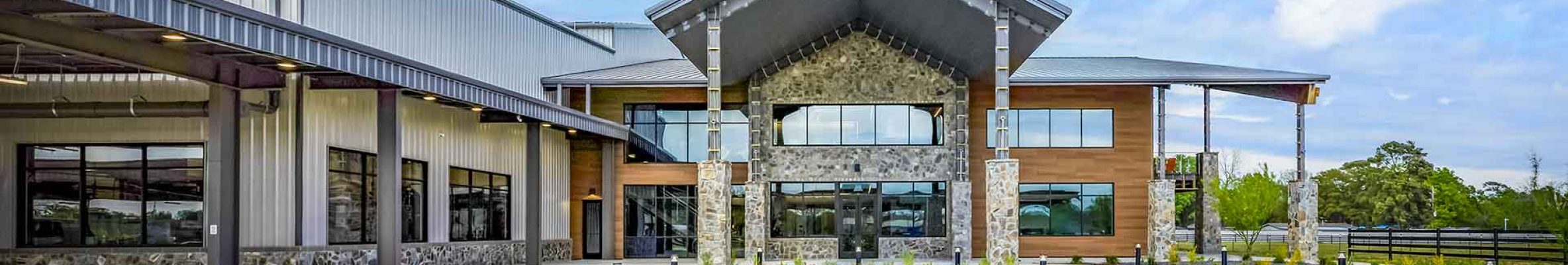 drake-plastics-new-building-front-003-banner-1920x400